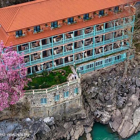 Hotel Magnolia In The City Centre Кутаиси Экстерьер фото