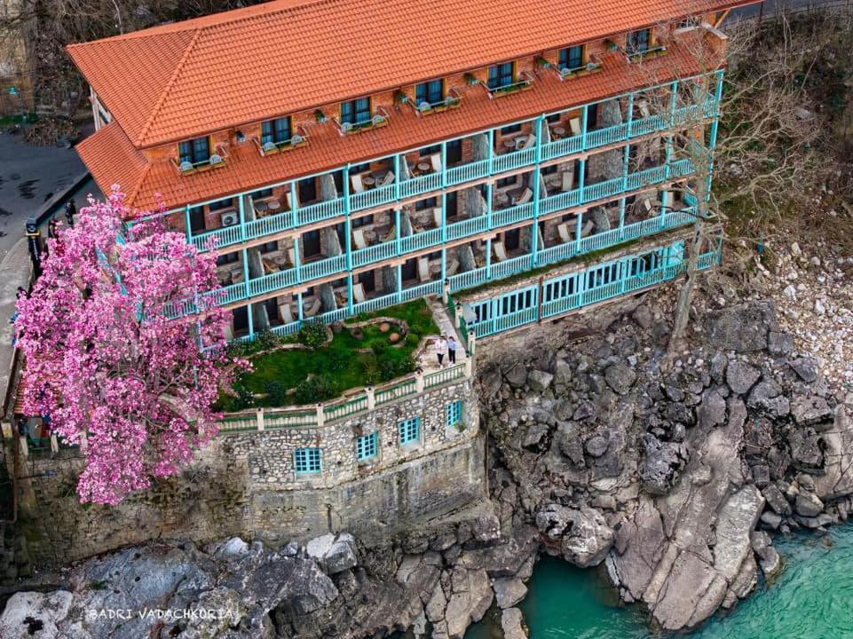 Hotel Magnolia In The City Centre Кутаиси Экстерьер фото