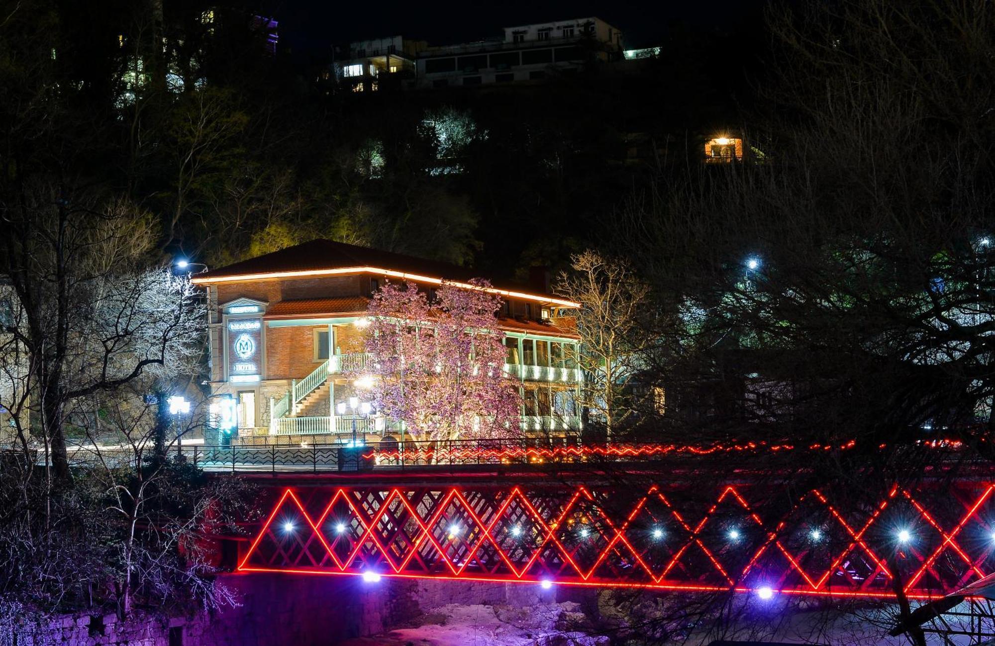 Hotel Magnolia In The City Centre Кутаиси Экстерьер фото
